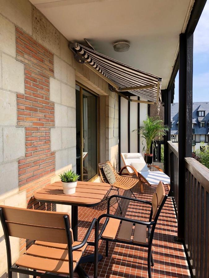 Beau studio terrasse vue jardin - à 2 pas de la mer Deauville Esterno foto